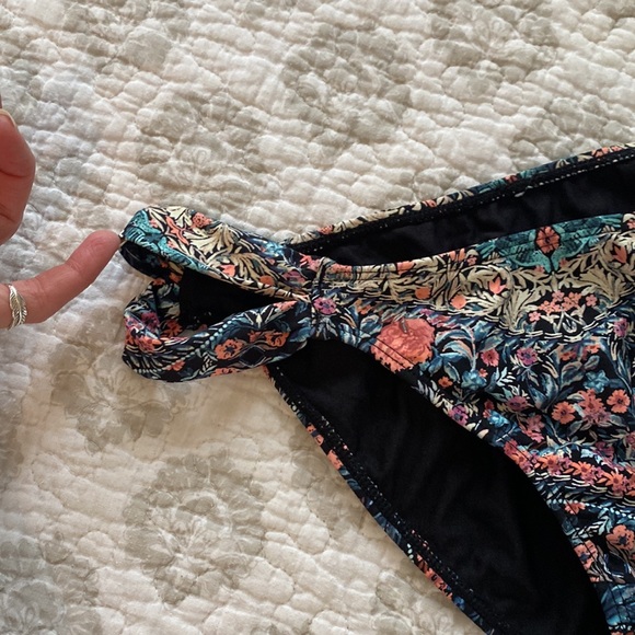 Surf bikini - Picture 4 of 7